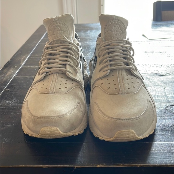 Nike’s - Picture 2 of 7